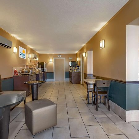 Days Inn By Wyndham Breezewood Exterior photo